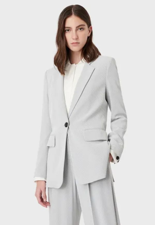 Jas blazer dengan motif chevron